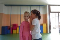 Mluvíme jen tak hlasitě, aby nás slyšeli ti, na které mluvíme.